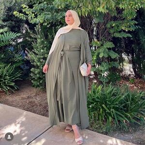 NWOT 3 Piece Abaya Set